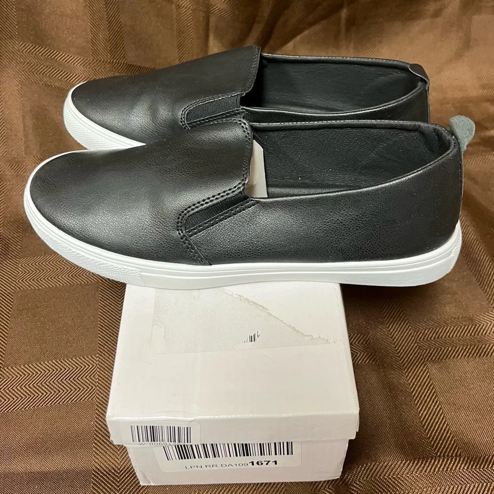 Black Vegan leather sneakers - Picture 3 of 4